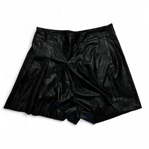 Shinestar Black Faux Leather Pleated Skort Size L